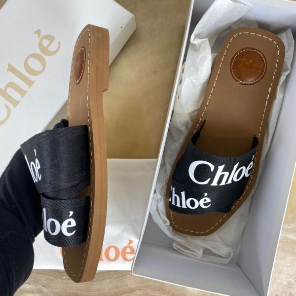 chloe terlik siyah beyaz yazili woody logo
