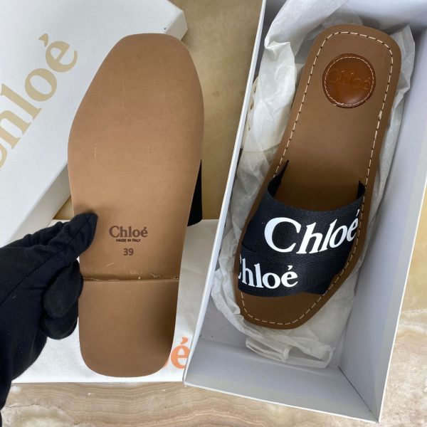 chloe terlik siyah beyaz yazili woody logo