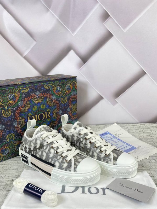 christian dior ayakkabi siyah beyaz sneaker walk n dior