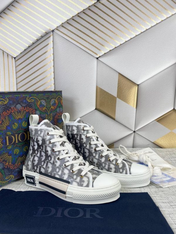 christian dior bot siyah beyaz sneaker walk n dior