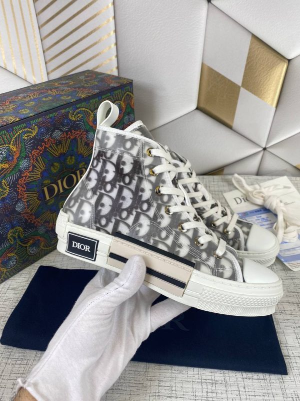 christian dior bot siyah beyaz sneaker walk n dior