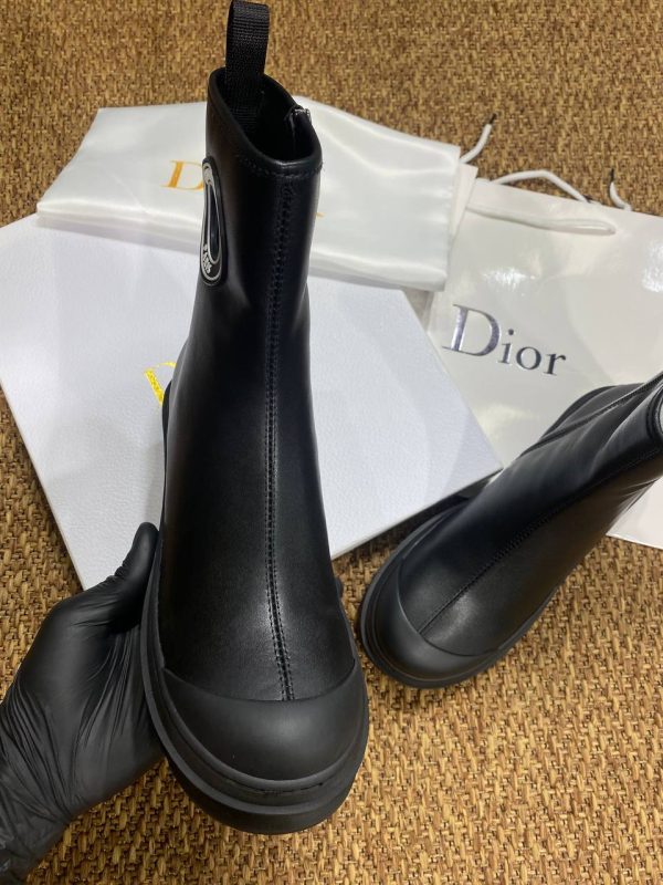 christian dior bot symbol siyah