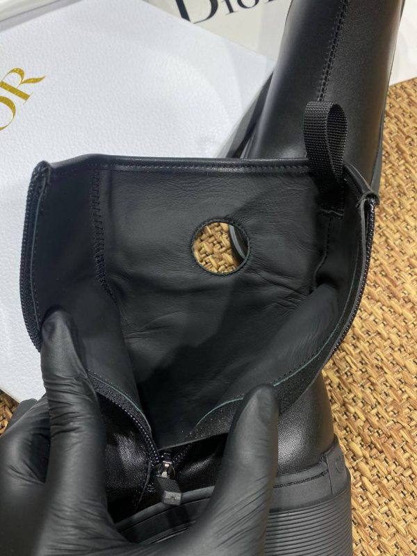 christian dior bot symbol siyah