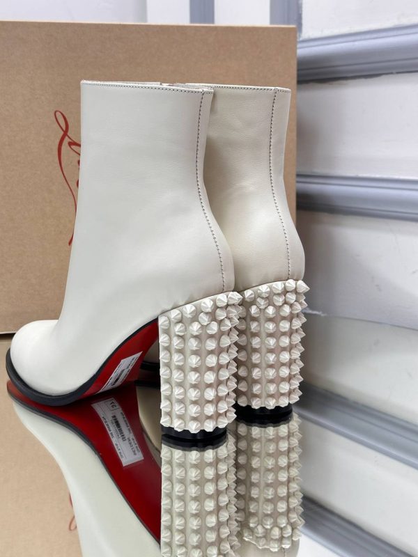 christian louboutin ayakkabi 10 cm krem topuklari zimba detayli