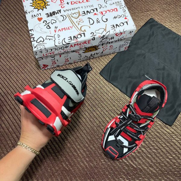 dolce gabbana ayakkabi kirmizi siyah yesil sneaker kalin taban yeni sezon