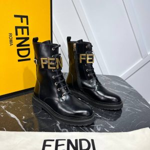 fendi ayakkabi bot grafi siyah logo