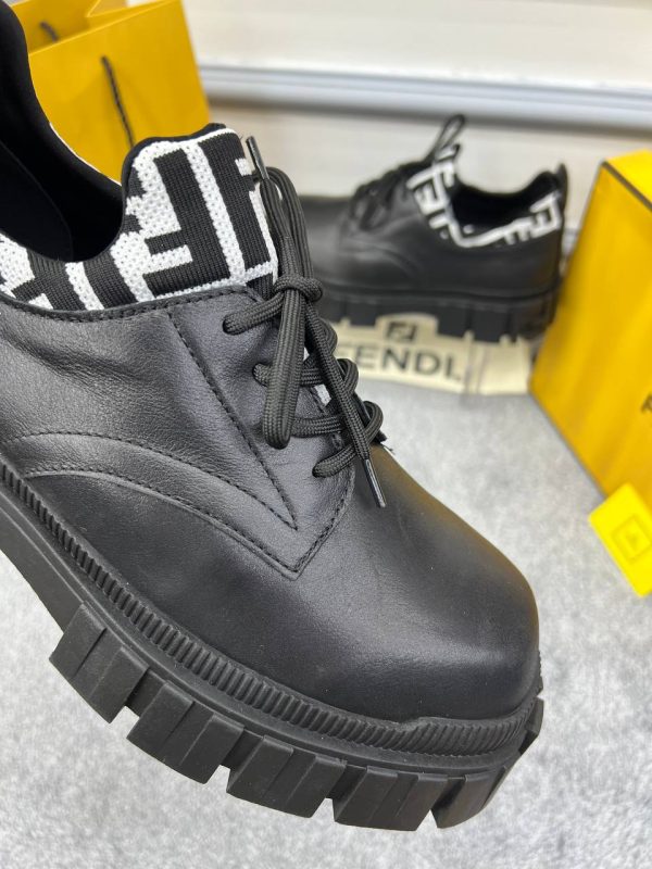 fendi ayakkabi erkek classic siyah logo detayi siyah beyaz