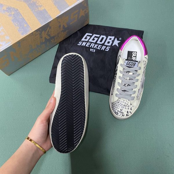 golden goose ayakkabi sneakers ayakkabi kadin beyaz siyah yilan desenli mor