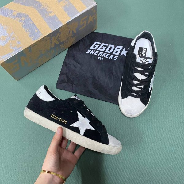 golden goose ayakkabi sneakers kadin siyah beyaz suet
