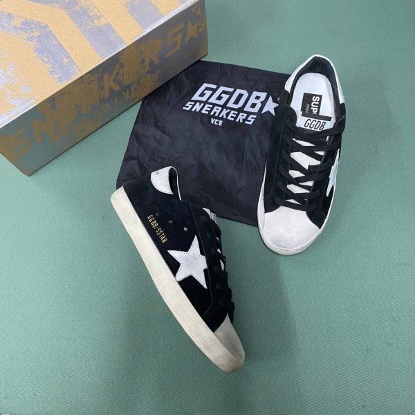 golden goose ayakkabi sneakers kadin siyah beyaz suet