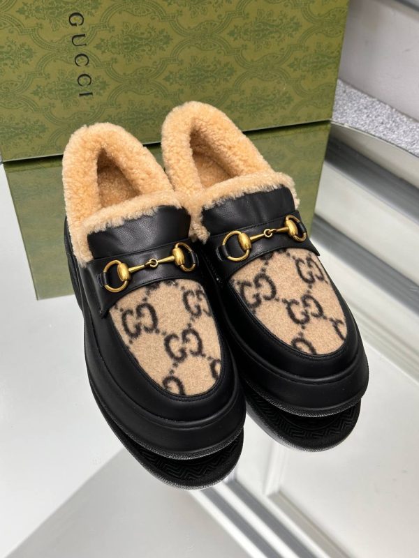 gucci ayakkabi loafer siyah bej classic ici kurklu yuksek taban