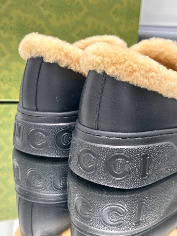 gucci ayakkabi loafer siyah bej classic ici kurklu yuksek taban