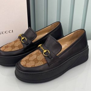 gucci ayakkabi loafer siyah canvas logo detayli