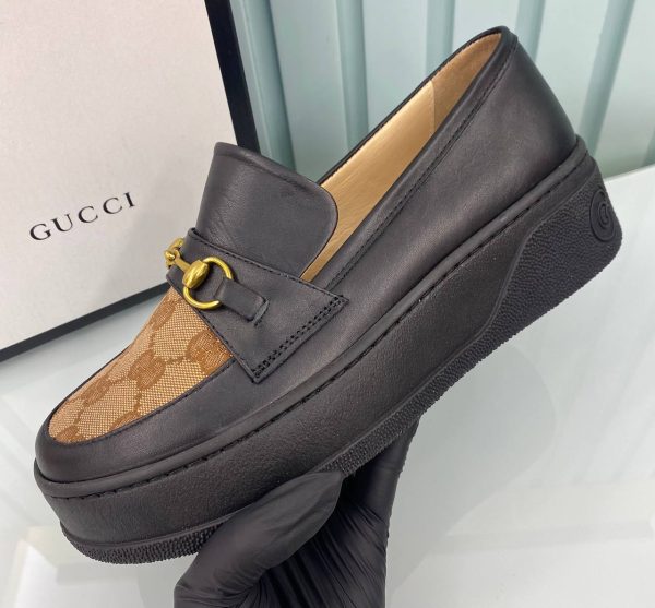 gucci ayakkabi loafer siyah canvas logo detayli