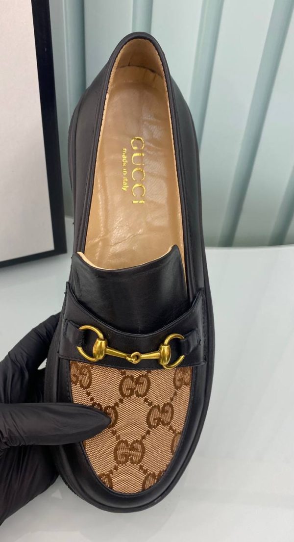 gucci ayakkabi loafer siyah canvas logo detayli