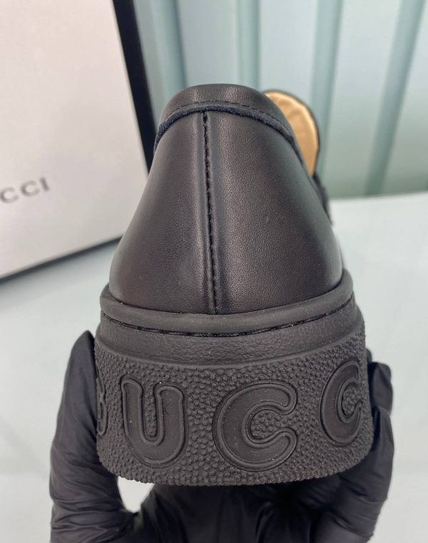 gucci ayakkabi loafer siyah canvas logo detayli