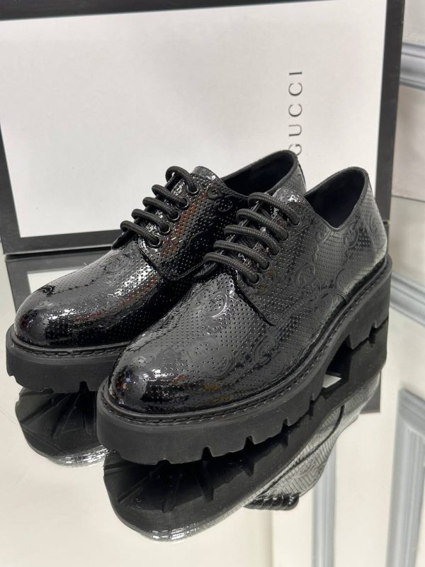 gucci ayakkabi loafer siyah kabartmali logo