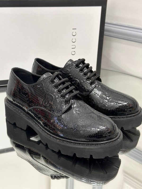 gucci ayakkabi loafer siyah kabartmali logo