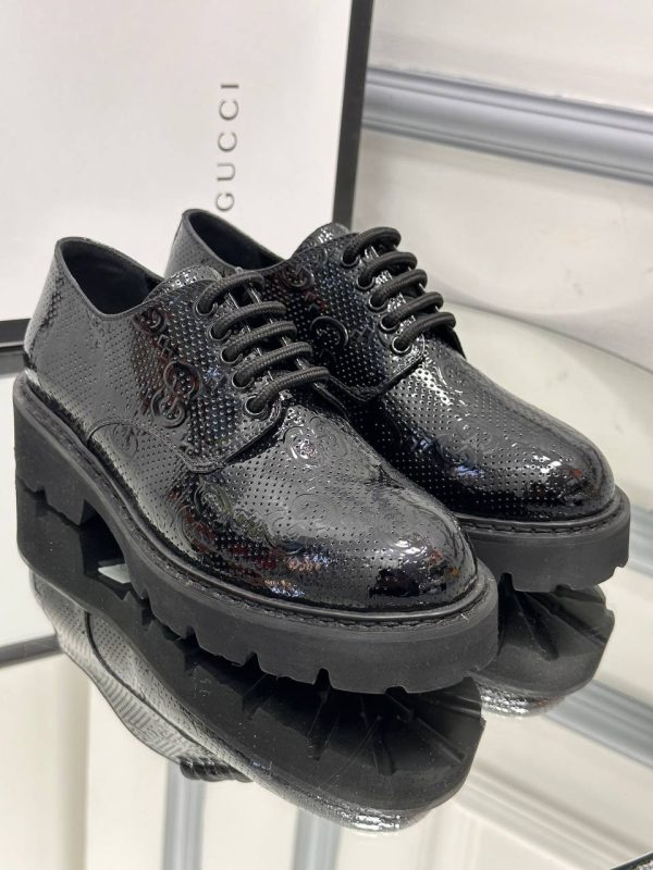 gucci ayakkabi loafer siyah kabartmali logo