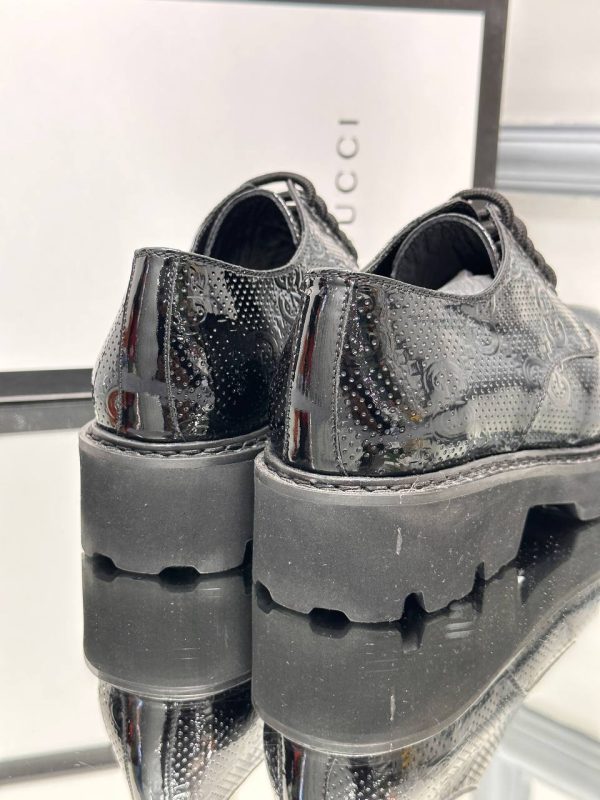 gucci ayakkabi loafer siyah kabartmali logo