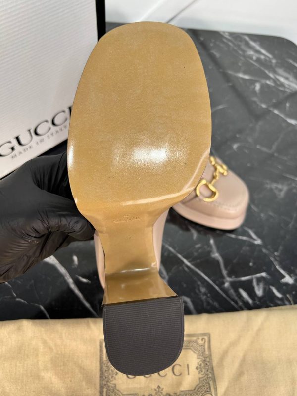 gucci ayakkabi topuklu nude horsebit pumps 9cm