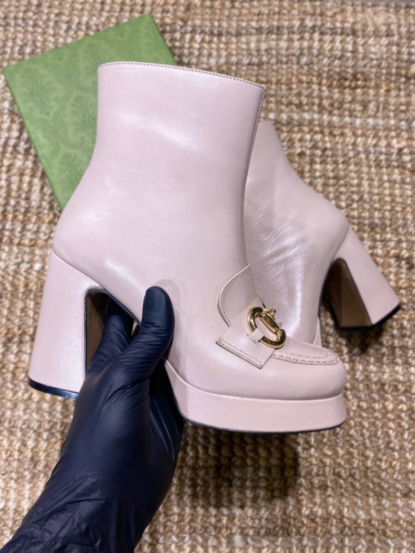 gucci bot horsebit nude platform topuklu