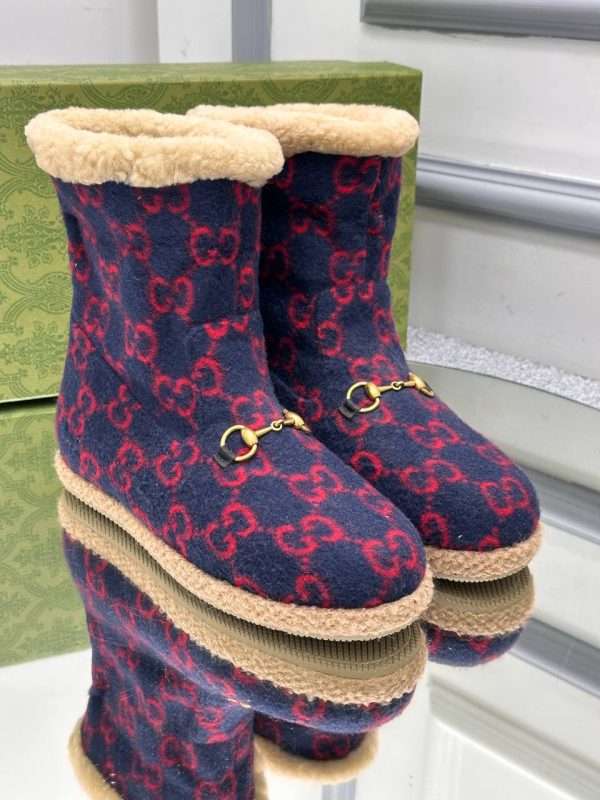 gucci bot naturel pelus detayli lacivert