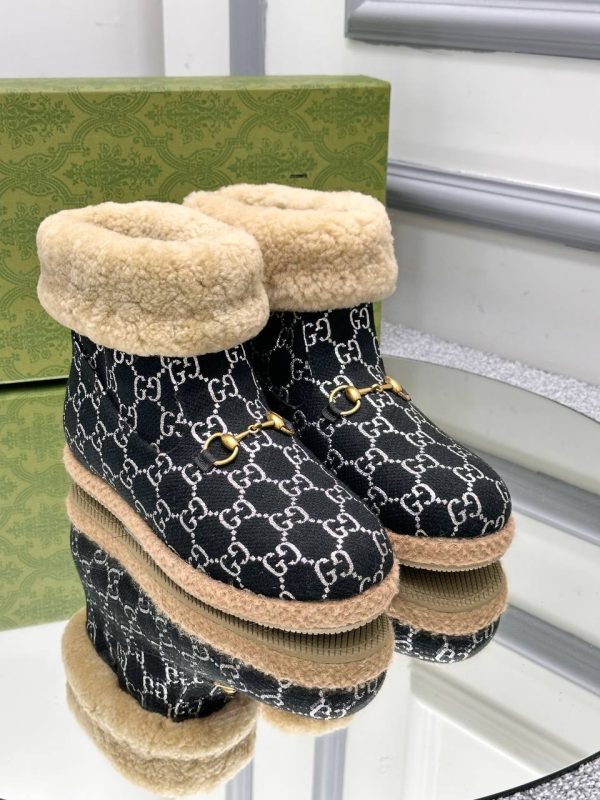 gucci bot naturel pelus detayli siyah