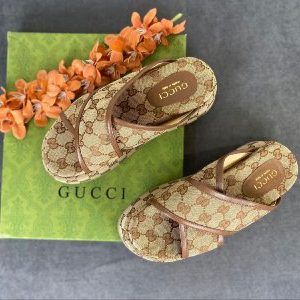 gucci terlik tasli yuksek taban kahve logolu