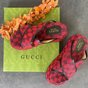 gucci terlik tasli yuksek taban kirmizi logolu