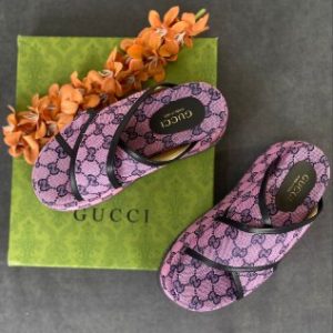 gucci terlik tasli yuksek taban pembe logolu