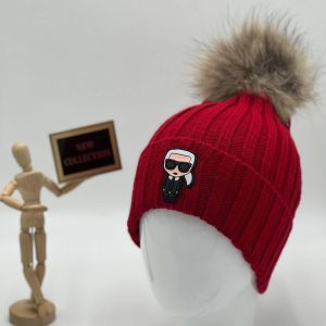 karl lagerfeld bere ponponlu kirmizi