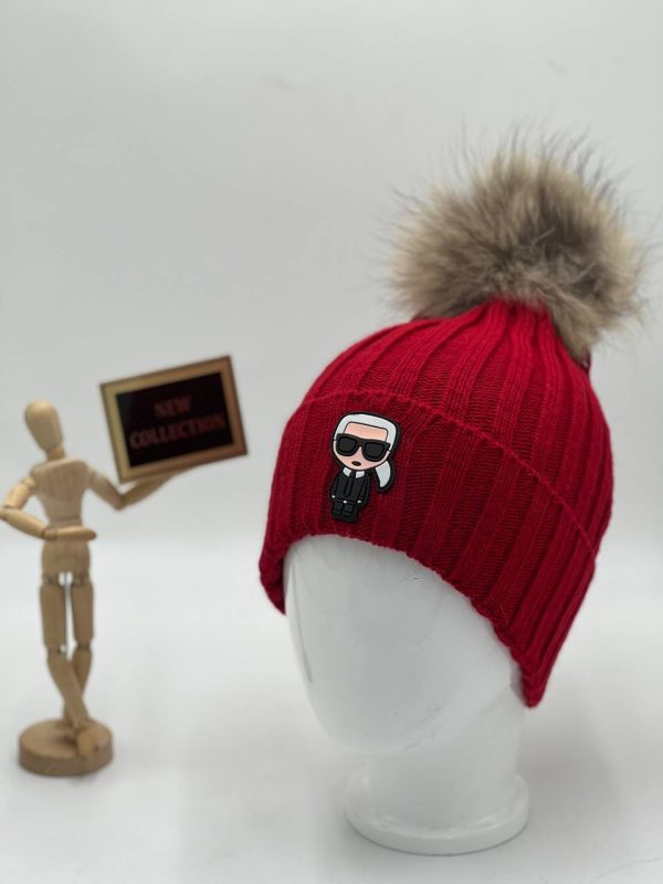 karl lagerfeld bere ponponlu kirmizi