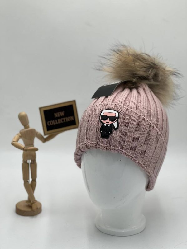 karl lagerfeld bere ponponlu pudra
