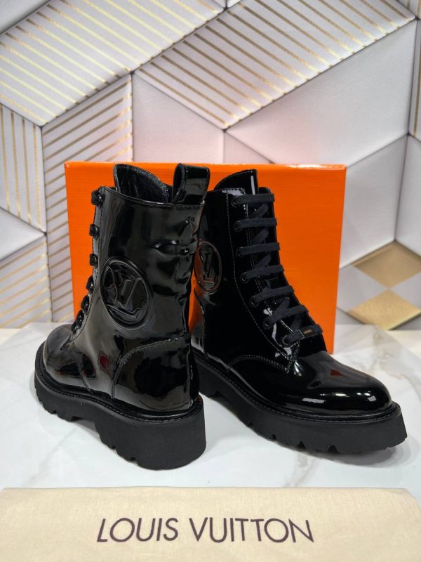 louis vuitton ayakkabi bot rugan siyah yeni sezon