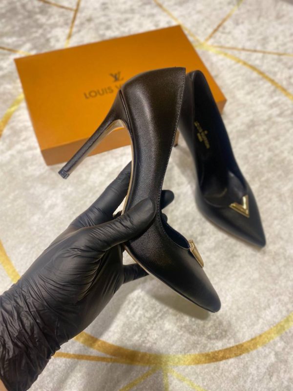 louis vuitton ayakkabi topuklu siyah stiletto logo detayli