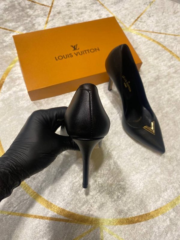 louis vuitton ayakkabi topuklu siyah stiletto logo detayli