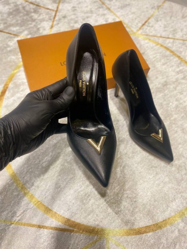 louis vuitton ayakkabi topuklu siyah stiletto logo detayli