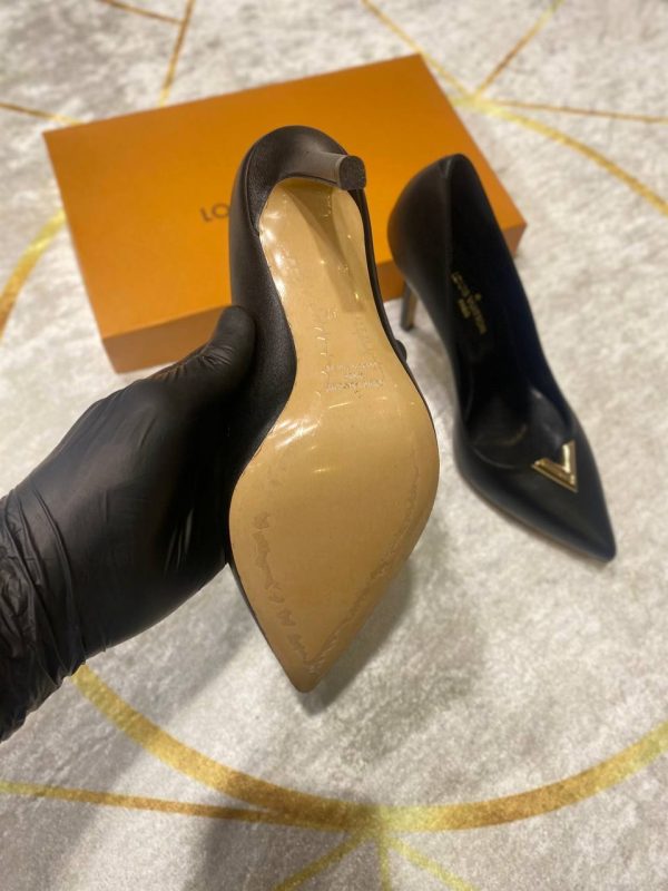 louis vuitton ayakkabi topuklu siyah stiletto logo detayli