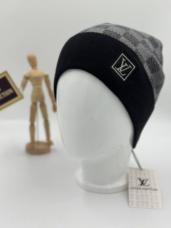 louis vuitton bere erkek gri