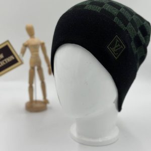 louis vuitton bere erkek yesil