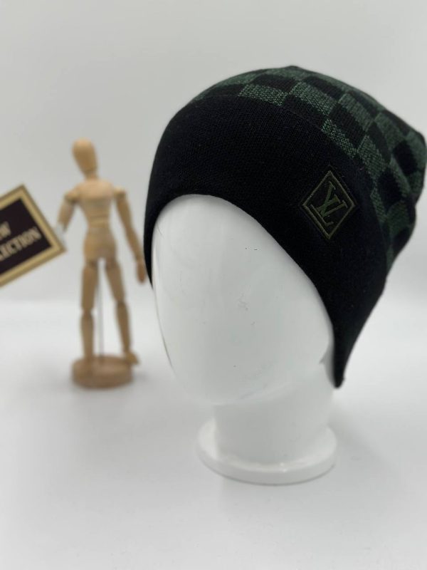 louis vuitton bere erkek yesil