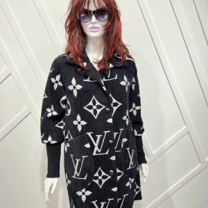 louis vuitton palto uzun siyah beyaz logo