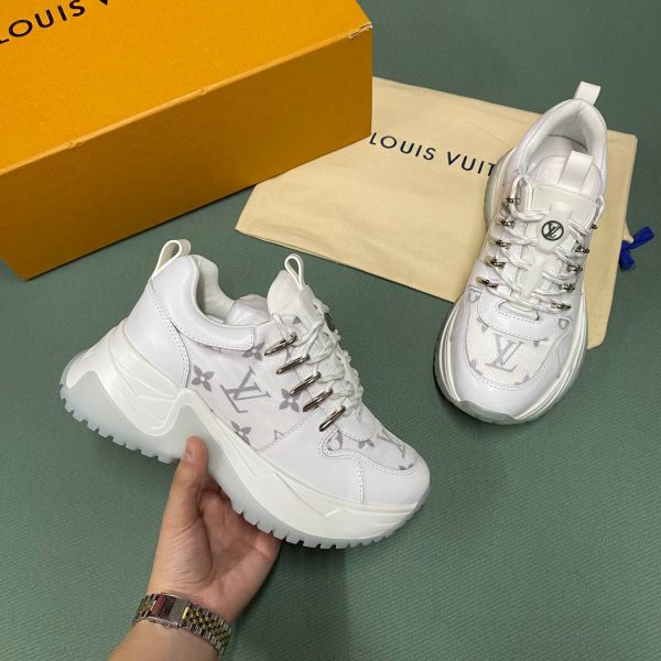 loui̇s vuitton ayakkabi sneaker kadin beyaz monogram yeni sezon