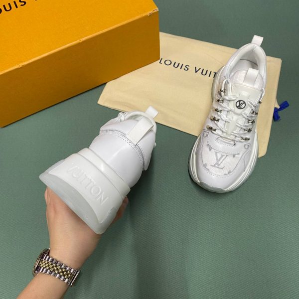loui̇s vuitton ayakkabi sneaker kadin beyaz monogram yeni sezon