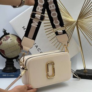 marc jacobs canta bej krem siyah askili 21x13 cm