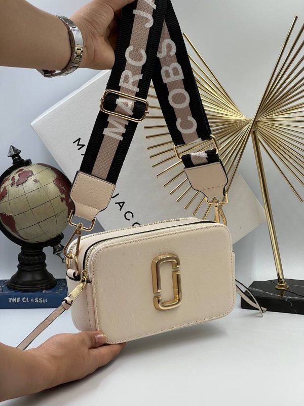 marc jacobs canta bej krem siyah askili 21x13 cm