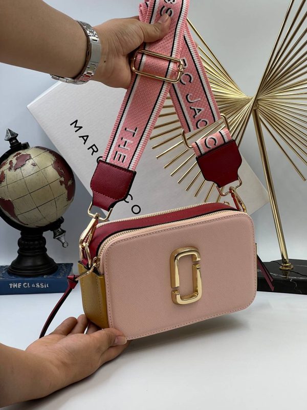 marc jacobs canta pembe kirmizi taba askili 21x13 cm