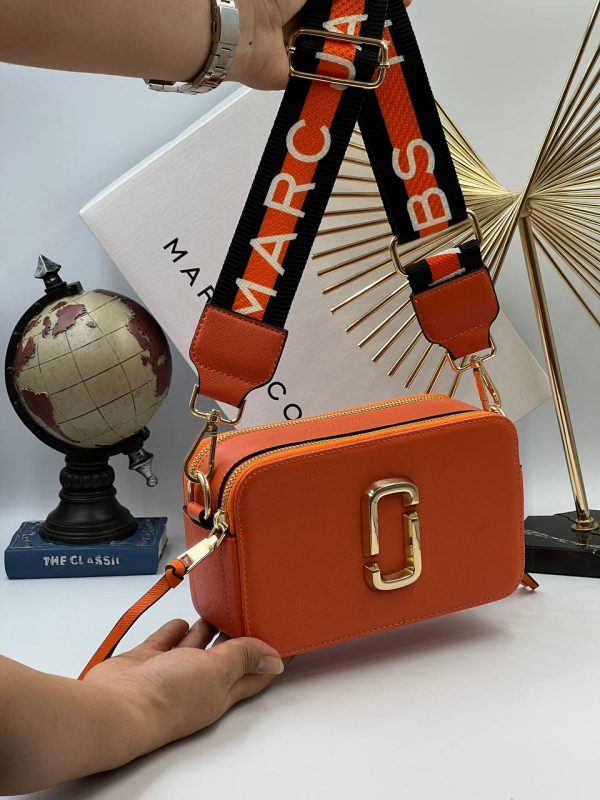 marc jacobs canta turuncu beyaz siyah askili 21x13 cm