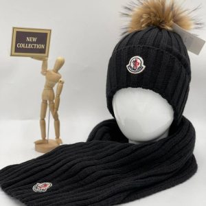 moncler atki bere takimi ponponlu fume